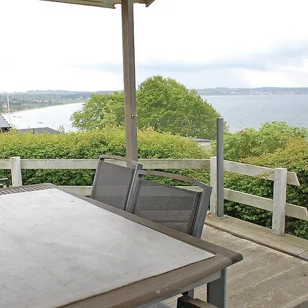 Дом отдыха Three-bedroom Holiday With A Fireplace 109 Эбельтофт