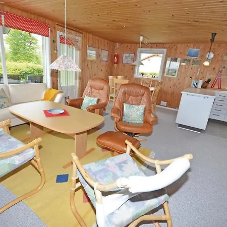 Three-bedroom Holiday With A Fireplace 109
