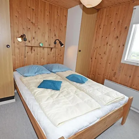 Дом отдыха Three-bedroom Holiday With A Fireplace 109 Эбельтофт